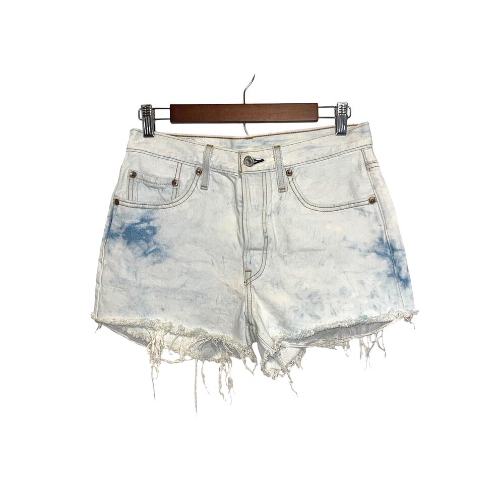 Levi 501 Light wash High rise Button fly shorts sz. 28